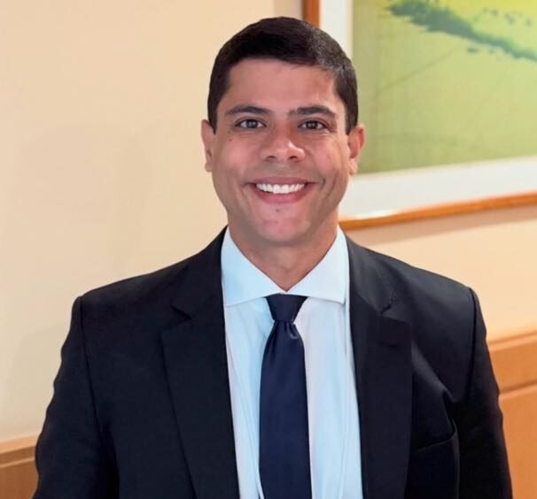 Dr. Vinícius Araújo Cirurgião Ginecológico de Alta Complexidade, Especialista em Endometriose.