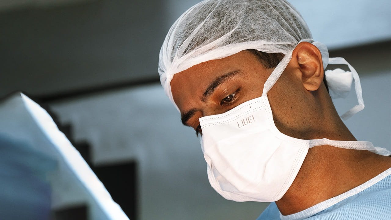 Dr. Vinícius Araújo, especialistas em Endometriose no nervo hipogástrico
