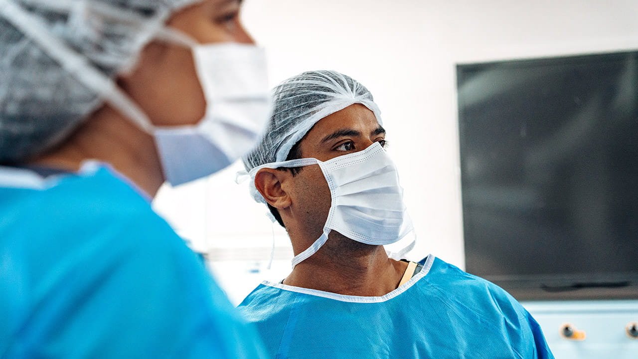 Dr. Vinicius Araújo especialista em Colonoscopia para endometriose